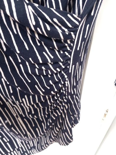 Hobbs Navy & Off White Cross Over Top