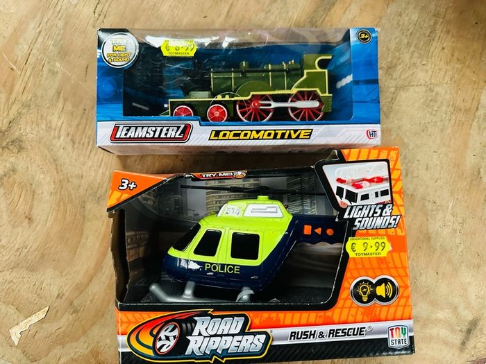 80 Pieces Branded Star Wars - Marvel - Trucks - Cars - Harley Davidson Etc Job Lot