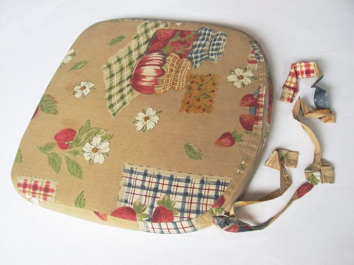 Zip-up Mustard-Coloured Flat Chair Cushion w/ Floral, Strawberry, Jam, Table/Picnic Cloth Print