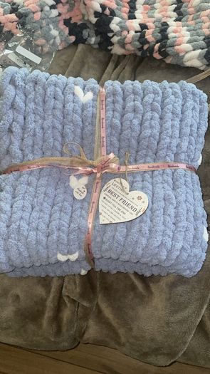 Custom Handmade Chunky Knit Blankets Available