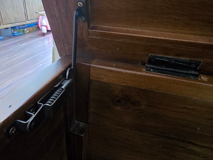 Solid wooden blanket box