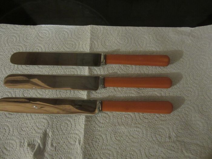 vintage NEWBRIDGE knives