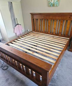 Queen size bed (Extra Large)