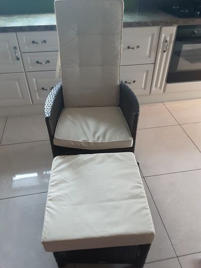 Rathwood reclining garden chairwith cushion, large footstool with cushion