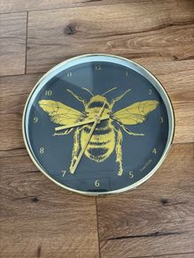 Jones Bee Clock