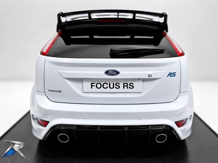 Ford Focus RS MK2 1:18 Scale