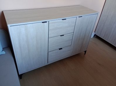 Sideboard with three drawers and two cupboards