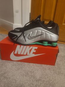 Nike Shox R4