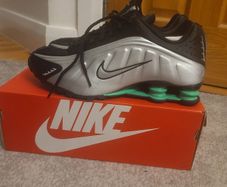 Nike Shox R4
