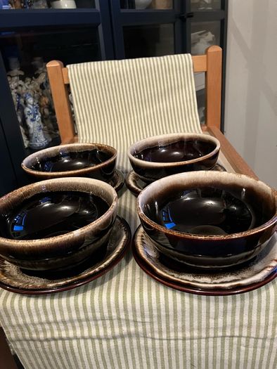 Gorgeous Vintage pottery, four bowls and underplates.