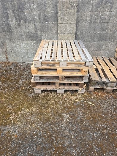 Pallets to take away