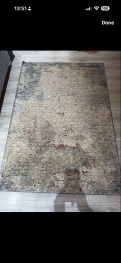 Delonghi kettle and a rug to give away