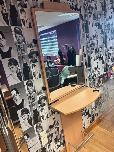 Salon styling Unit