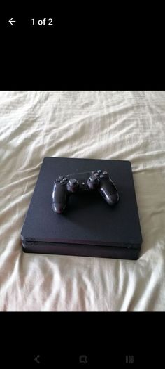 PlayStation 4 SLIM like new 1000gb hard drive