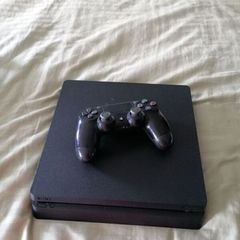 PlayStation 4 SLIM like new 1000gb hard drive