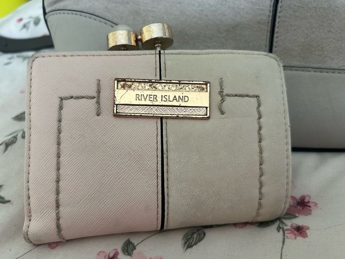 river island hand bag with free purse