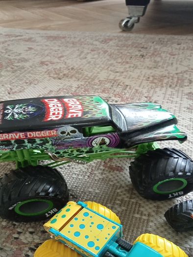 Monster Trucks