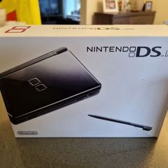 Nintendo DS Lite, games and accessories