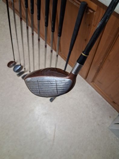 Golf Clubs. Set Of Right Handed Mens Golf Clubs. Collect In Dublin Or Receive Via Post.