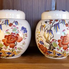Vintage pair of sadler ginger jars