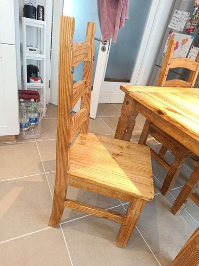 Table with 6 chairs