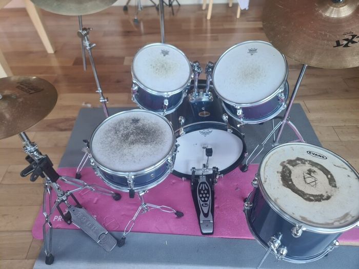 Pearl drum kit