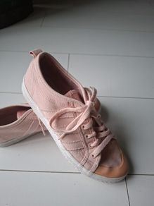 Women's trainers