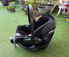 Cybex Car Seat Cloud Z and Swivel ISOFIX Base