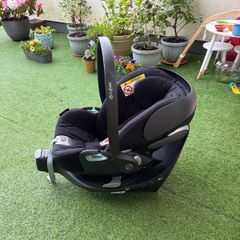 Cybex Car Seat Cloud Z and Swivel ISOFIX Base