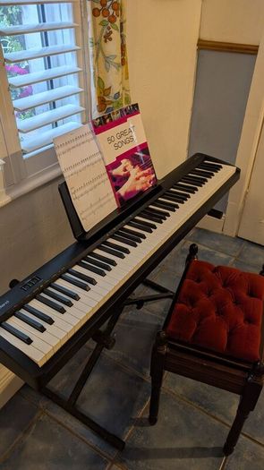 Roland FP-10 Digital Piano