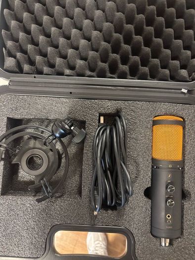 SL600 condesender usb microphone with live monitor