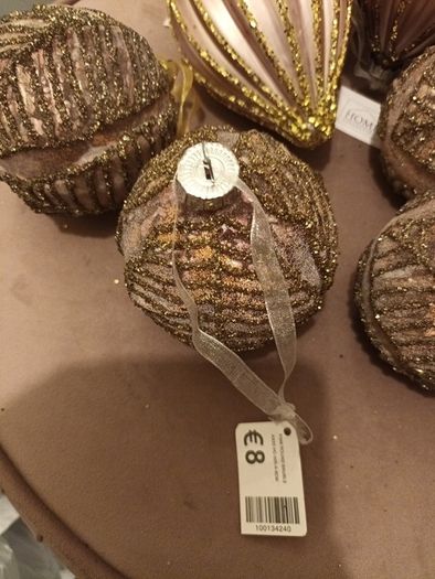 10 luxury christmas baubles