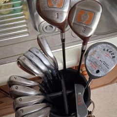 Golf Clubs. Set Of Right Handed Mens Golf Clubs. Collect In Dublin Or Receive Via Post.