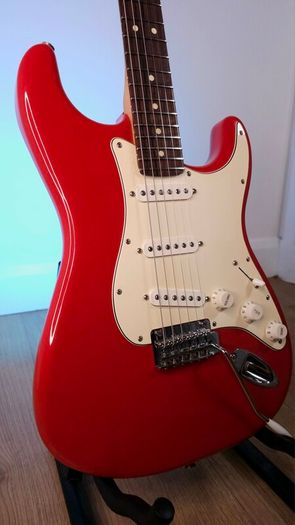 Fender Stratocaster Player Series, Fiesta Red