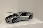 Aston Martin DB9 1:18