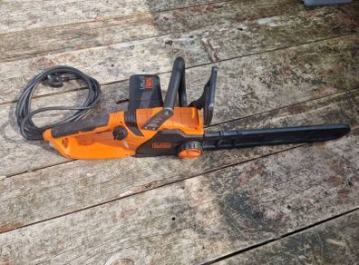 electric chainsaw