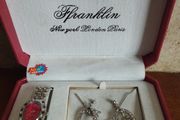 Beautiful set of silver tone jewelry.