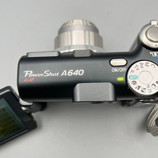 Canon PowerShot A640 10MP Digital Camera Black - Flip Screen