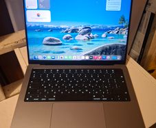 Apple MacBook Pro 14" M2 Max  32GB RAM / 1TB SSD  Hebrew & English Keyboard