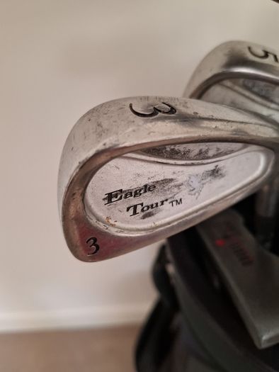 Macgregor golf bag with clubs