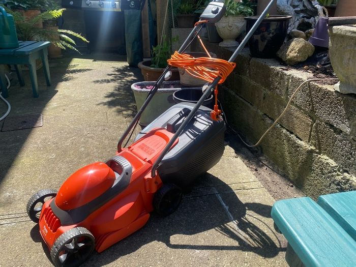 Flymo electric lawnmower