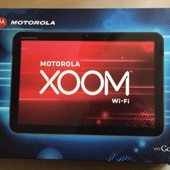 Motorola Xoom 32GB WiFi + Otterbox Defender Case