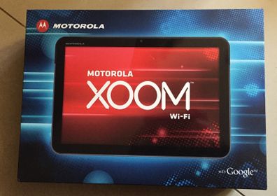 Motorola Xoom 32GB WiFi + Otterbox Defender Case