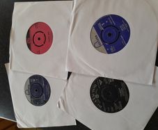 4 x Rare Rock / Pop 7" Singles from the 60s
