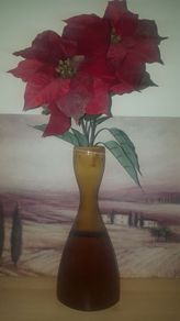 Fake flowers in vase.