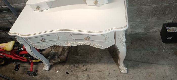 French-style dressing table