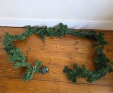 Woodie's 2.5m Pre-Lit Christmas Garland