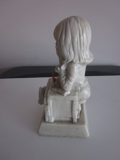 Vintage R & W Berries Cos Figurine Collectible Figure Statue - 1972