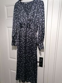 dress zara size L suit 14 elasticated waist at back lovely light dress