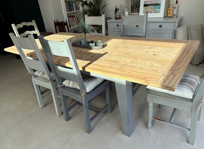 Reclaimed Pine Extendable Dining Table & 6 Chairs